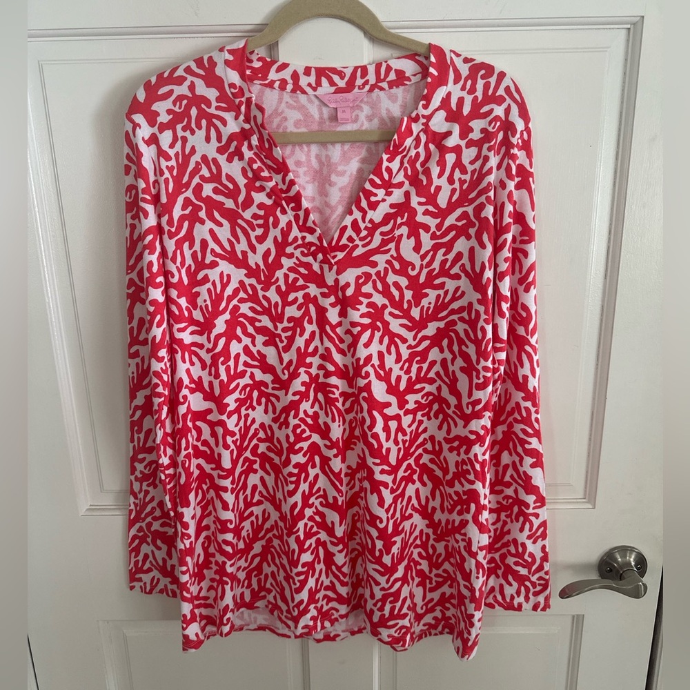 Lilly Pulitzer coral print  Long Sleeve Tee. Medium.  Chest 38 L 30